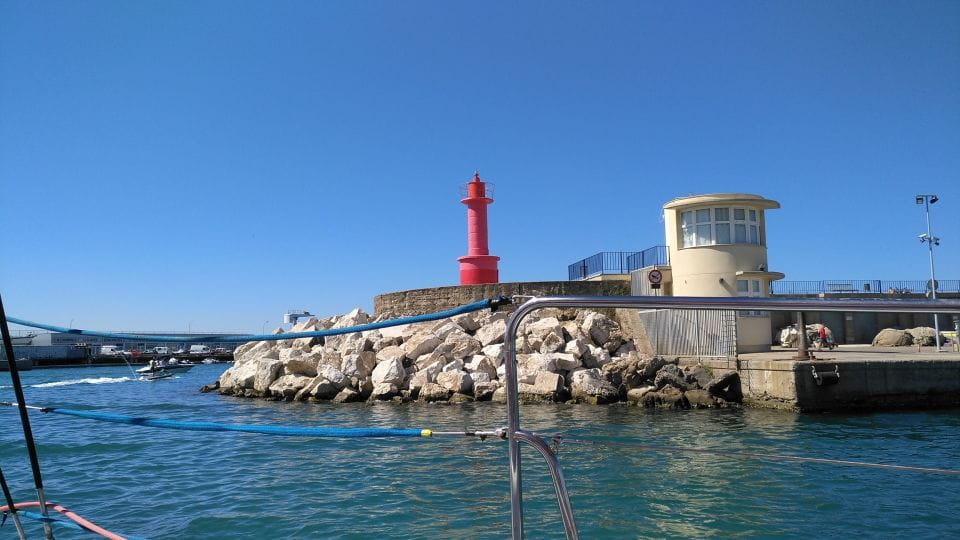 Cambrils/Salou: Coastline Catamaran 2h With Drinks, Pickup - Included Amenities