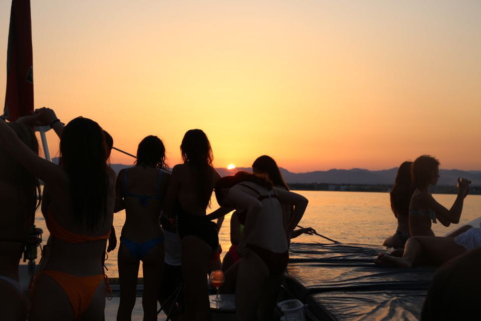 Cambrils: Sunset Catamaran Cruise With Drinks - Booking Your Adventure