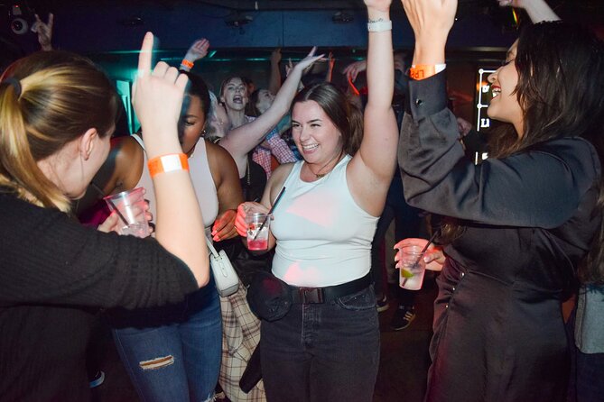 Camden Pub Crawl in London - Fantastic Hosts and Discounts