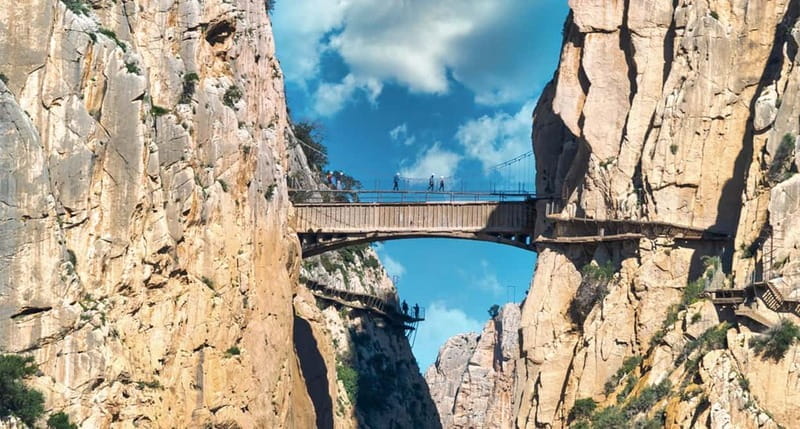 Caminito del Rey: Bus Trip from Malaga Premium Tour with Official Tour Guide - Price and Logistics: Is It Worth It?
