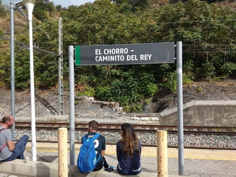Caminito del Rey: Guided tour in German from El Chorro - Entering the Walkway: What to Expect from Start to Finish