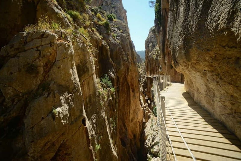 CAMINITO DEL REY: Guided tour + shuttle bus + gastronomic experience. - Entering the Spectacle: The Caminito del Rey