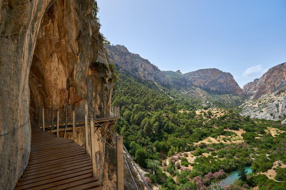 Caminito Del Rey: Guided Tour With 1 Drink and Shuttle Bus - Things To Know