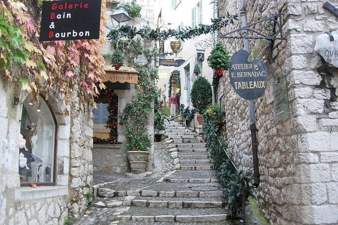 Cannes & Antibes private guided tour - Key points / Takeaways