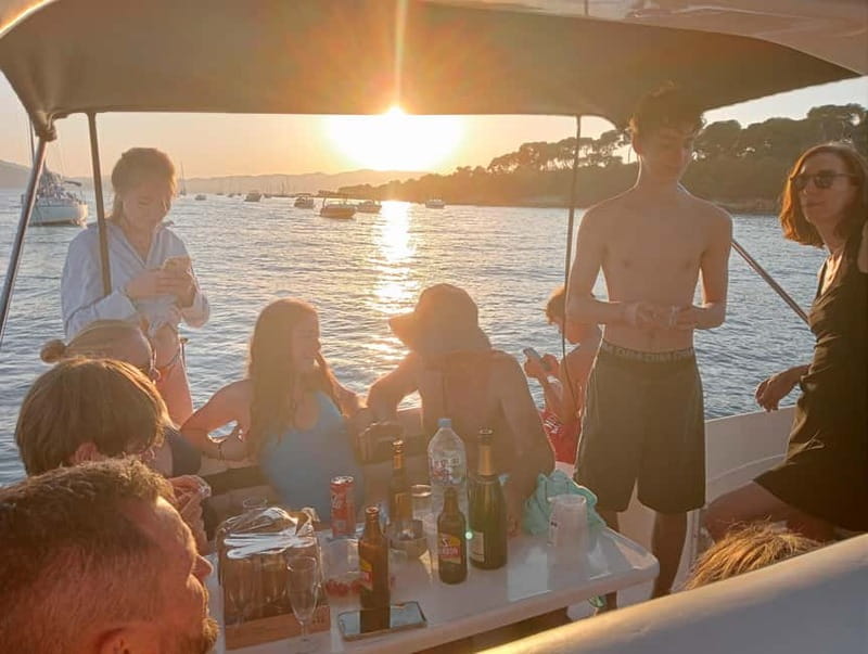 Cannes : Mandelieu Fireworks by private boat - FAQs