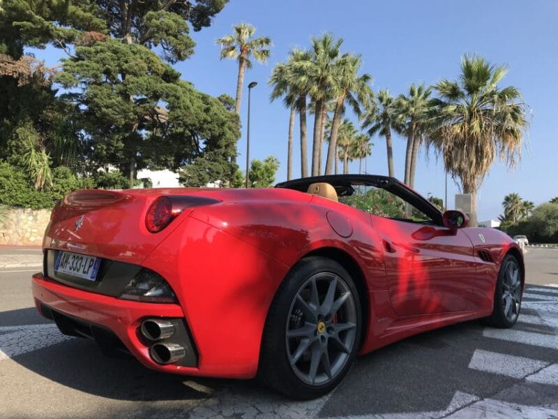 Cannes : Visite guidée en Ferrari sur les routes de Cannes - Entering a World of Speed and Style