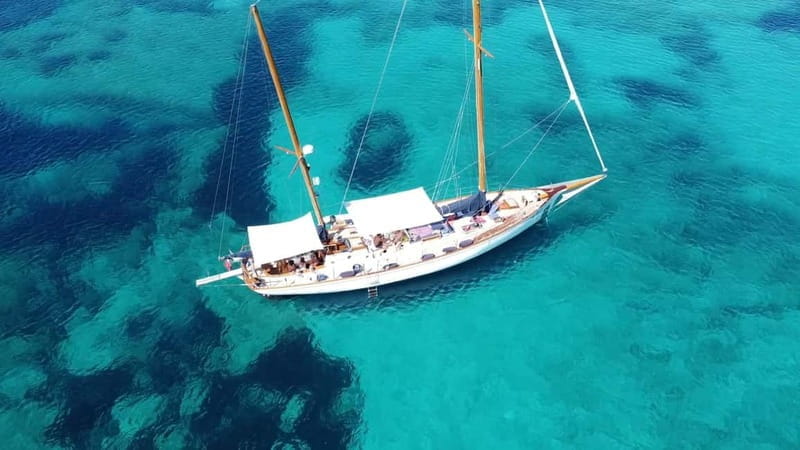 Cannigione: boat tour Maddalena Archipelago with lunch - Key points / Takeaways