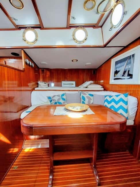 Cannigione: boat tour Maddalena Archipelago with lunch - Price and Value