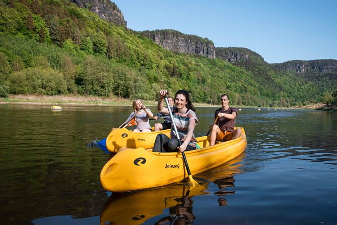 Canoeing on the Elbe river Dín to Schmilka - Exploring the Elbe: A Complete Guide to the Dín to Schmilka Canoe Trip