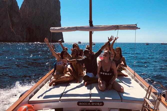 Capri Boat Tour in 4 hours - FAQ
