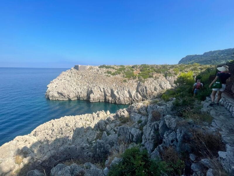 CAPRI HIKING: Path of Forts - Arriving at the Blue Grotto and Returning to Marina Grande