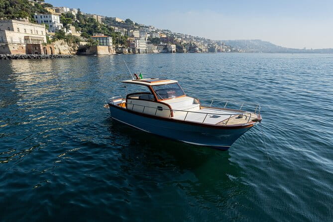 Capri Island in Private Luxury 40 feet Speedboat from Sorrento, Positano, Amalfi, Ravello - Key Points