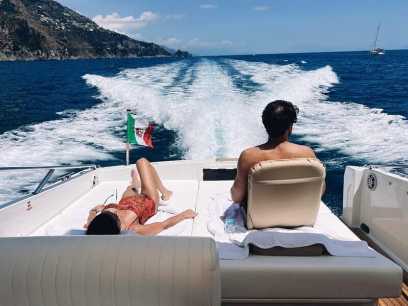 Capri: Private boat tour - Lunch and Swimming: The Perfect Mediterranean Day
