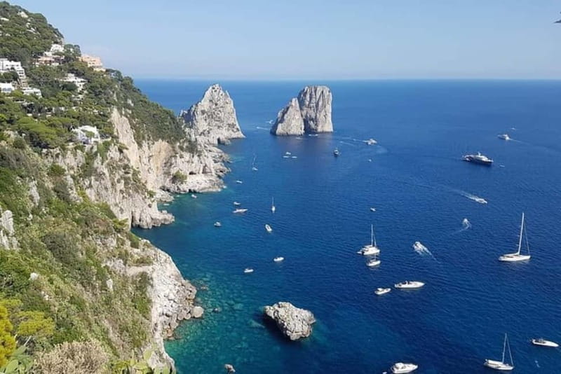 Capri Private Boat Tour from Capri (3 hours) + Blue Grotto - FAQ