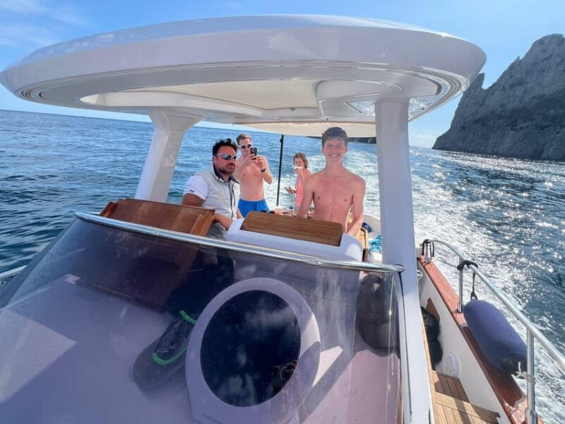 Capri: Secret Corners Boat Tour with Local Skipper - Key Points / Takeaways