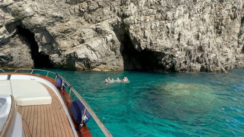 Capri: Secret Corners Boat Tour with Local Skipper - Exploring Capri from the Water: A Detailed Journey