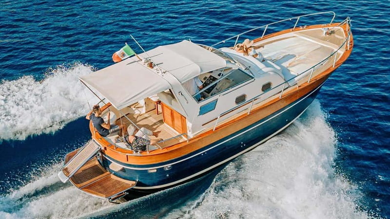 Capri: The Corners with Local Skipper and Private Boat. - Price and Logistics