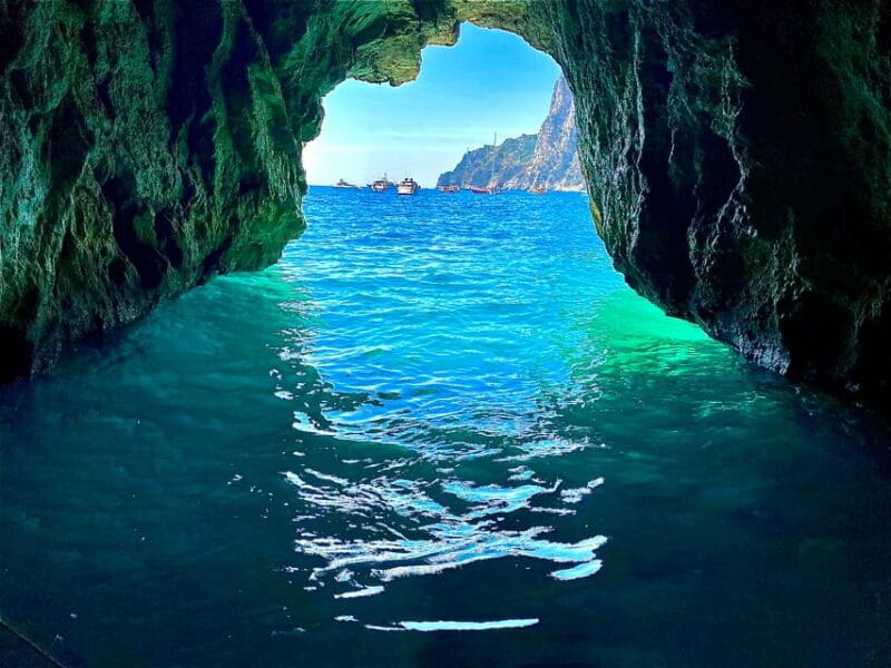 Capri: Tour of the island with caves and Faraglioni - Who Will Love This Tour?
