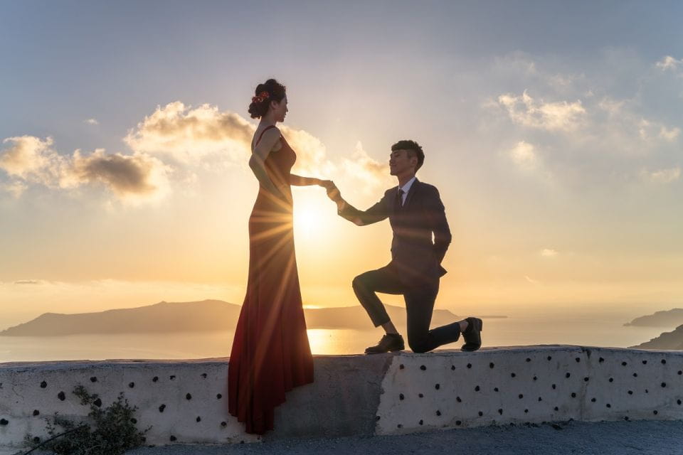 Capture Your Marriage Proposal Memories: Photoshoot in Oia - Experience and Itinerary