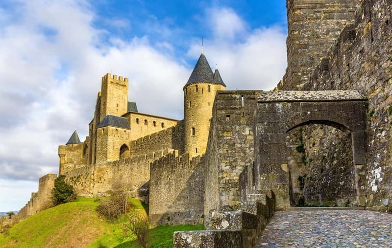 Carcassonne: Express Walk with a Local in 60 minutes - Meeting at Porte Narbonnaise: The Gateway to the Old City