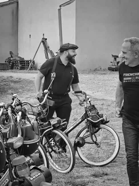 Carcassonne: Solex ride with guide and wine tasting - Exploring Carcassonnes Countryside on a Solex