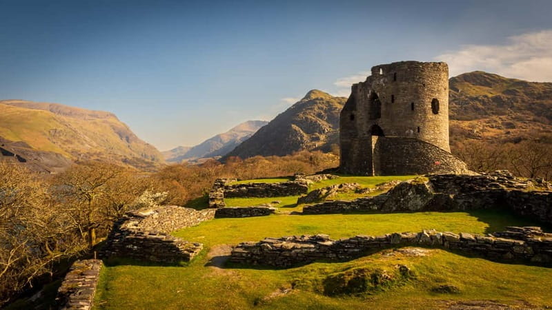 Cardiff, Brecon Beacons & Snowdonia Online Travel Guide - Exploring Cardiff & the Valleys