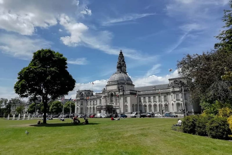 Cardiff: Private Guided Highlights Tour - Bute Park: Nature and Serenity in the Heart of the City