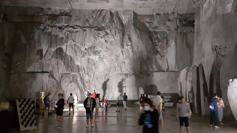 Carrara Marble Tour by van from Lucca, Pisa or La Spezia - Discovering the Authentic Tastes of Colonnata