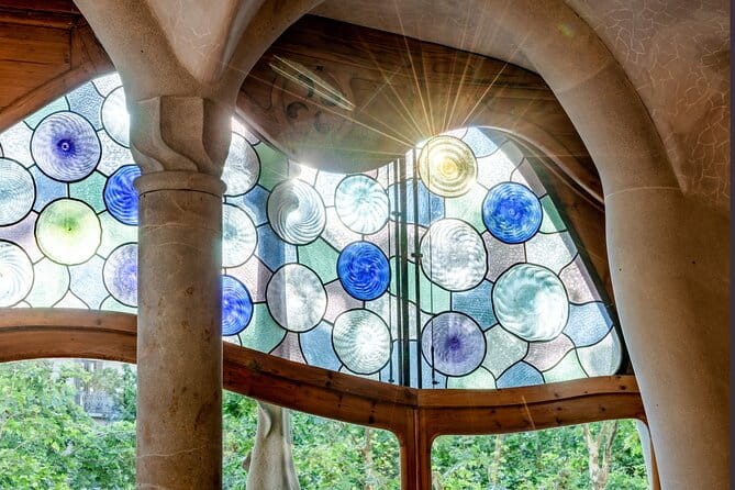 Casa Batlló First Access Insider Tour With Chocolate Breakfast - Practical Details and Expectations