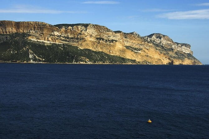 Cassis ancient fishing port, Calanques & spectacular Cap Canaille private tour - Key points / Takeaways