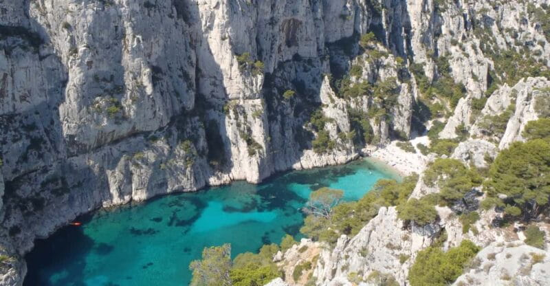 Cassis: Half-Day Calanques de Cassis Hike - Discovering the Calanques de Cassis: A Guided Half-Day Journey