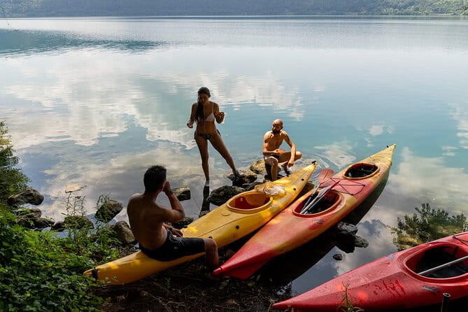 Castel Gandolfo Kayak Tour with Wine and Food Tasting - The Lakeshore Food and Wine Tasting