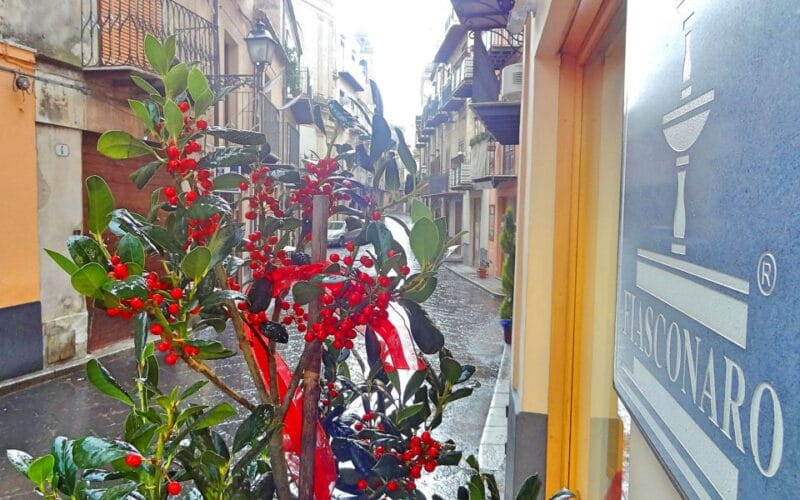 Castelbuono: Medieval Walking Tour & Local Dessert - Key Points / Takeaways