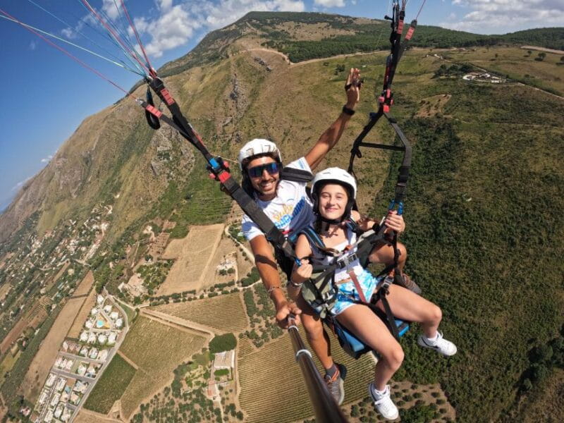Castellammare Del Golfo: Paragliding Flight and GoPro Video - The Landing and Return: Ending on a High Note