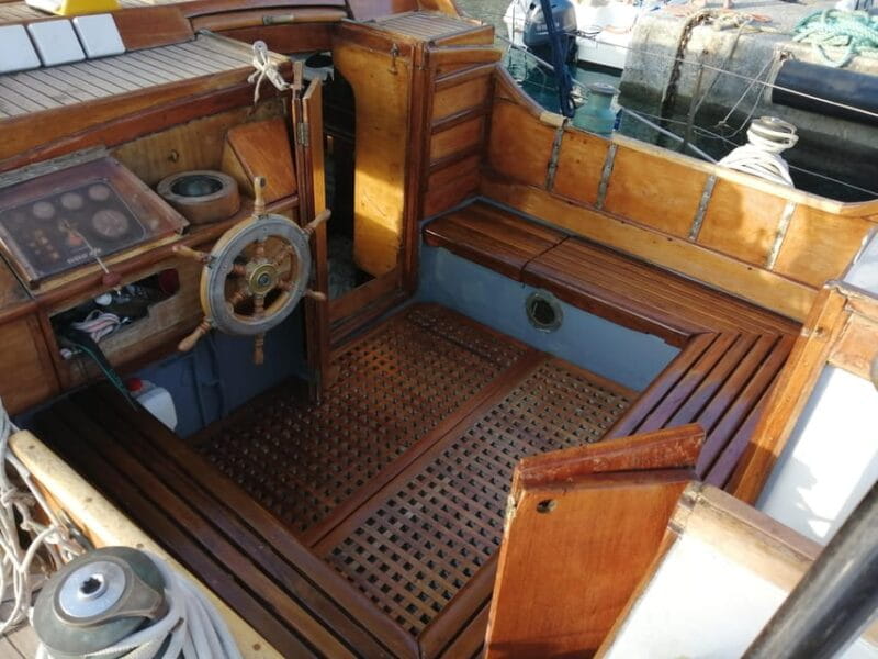 Castro marina (LE) Sailing boat trip on vintage Cassiopèe - Key Points / Takeaways