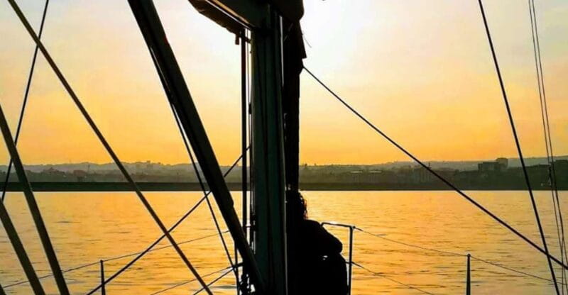 Catania: Guided Sunset Sailing Trip with Aperitif & Prosecco - Key points / Takeaways