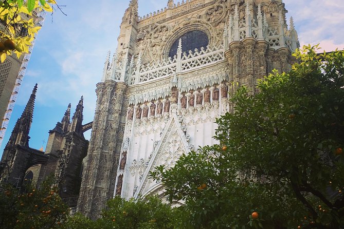 Cathedral and Royal Alcázar in Spanish - Confirmation and Booking Information