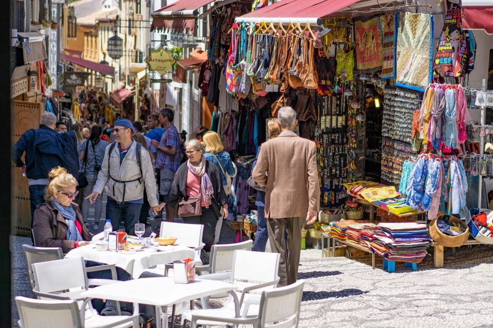 Cathedral and Royal Chapel With Albaicín and Sacromonte - Things To Know