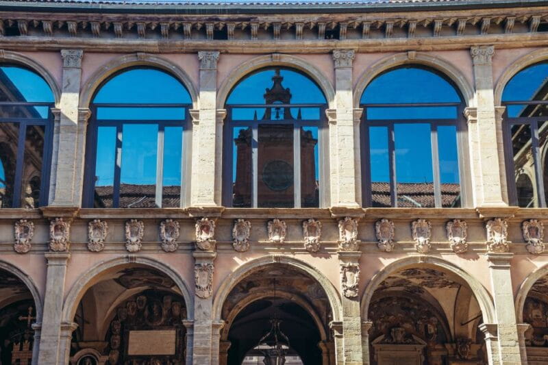 Cathedral of San Petronio and Archiginnasio Private Tour - Key points / Takeaways