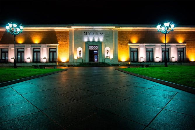 CERTAL Exclusive Tour: GUGGENHEIM Museum + BASQUE Menu Bilbao (4h) - Savoring Authentic Basque Cuisine at Serantes III