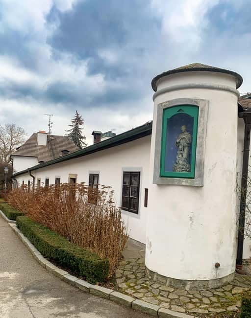 Cesky Krumlov (CK) Day Trip from Prague (hotel pick up) - Exploring Český Krumlov: More Than Just a Pretty Town