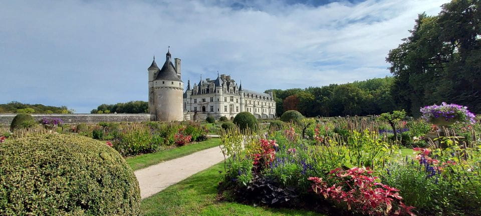 Chambord and Chenonceau Day Trip With Licensed Guide - Inclusions