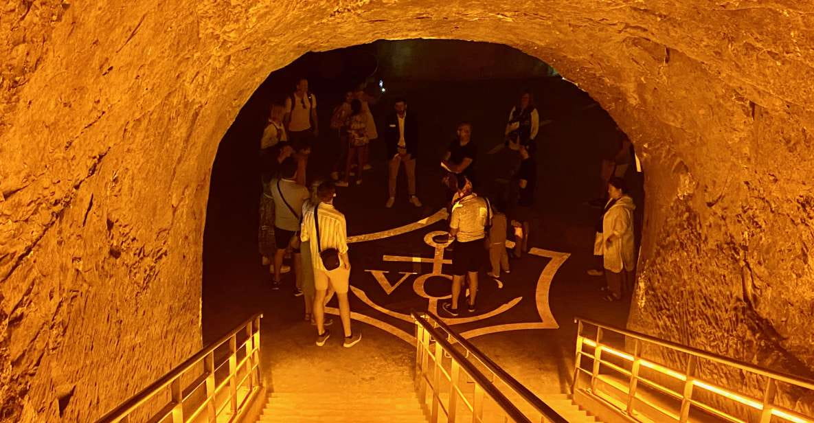 Champagne Ruinart, Veuve Clicquot Grand Vintage by Mercedes - Frequently Asked Questions