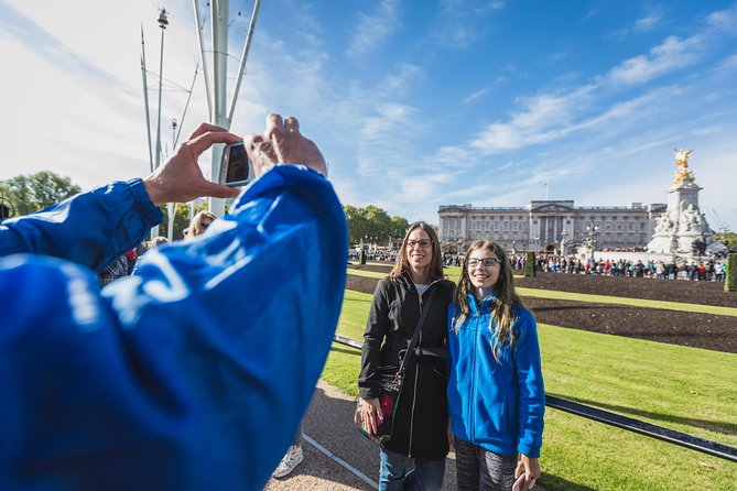 Changing of the Guard Guided Walking Tour in London - Highlights of the Tour