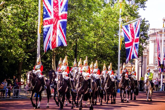 Changing of the Guard Walking Tour - Uniform and Traditions