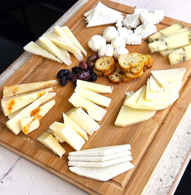 Chania: Evening Feasts - A Journey through Cretan Flavors - Exploring the Flavors of Chania’s Streets