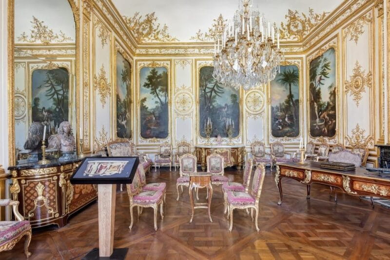 Chantilly: The Very Rich Hours of the Duke of Berry Exhibit - In-Depth Look at the Experience
