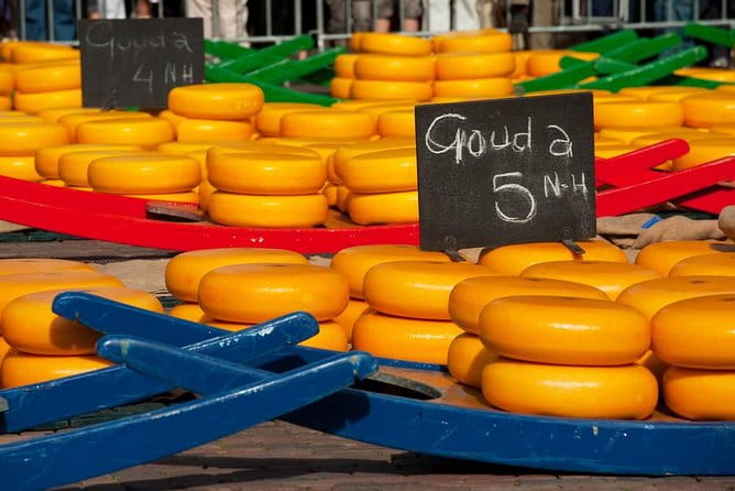 Charming Gouda Walking Tour: History, Architecture & Cheese - Exploring Gouda’s Gems in Depth