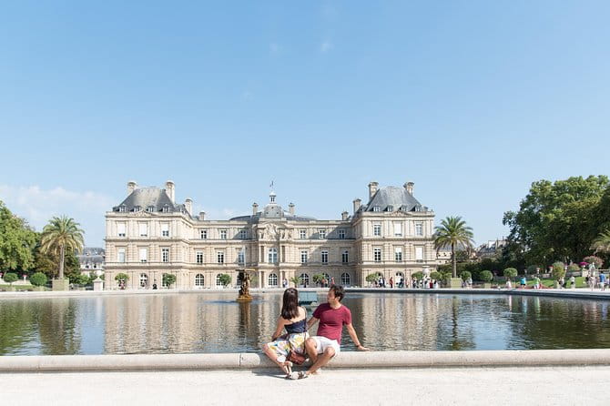 CHARMING PARIS: Half day guided visit and photo reportage - Ending at Place des Vosges