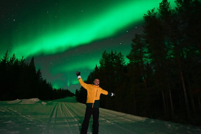 Chasing the auroras guaranteed tour with professional photography - What to Expect on the Tour